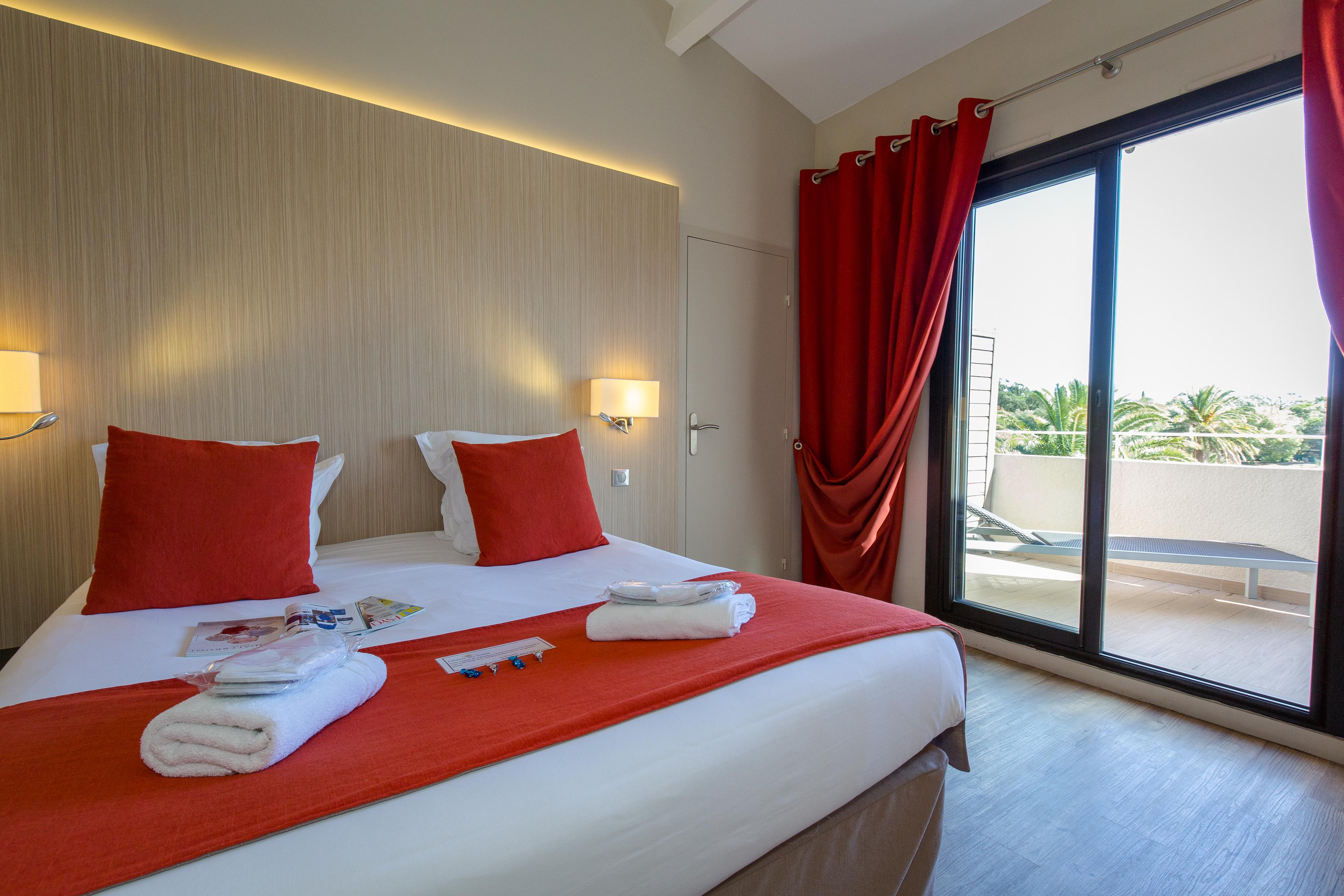 Sowell Hotels Du Golfe De Saint-Tropez Grimaud Esterno foto