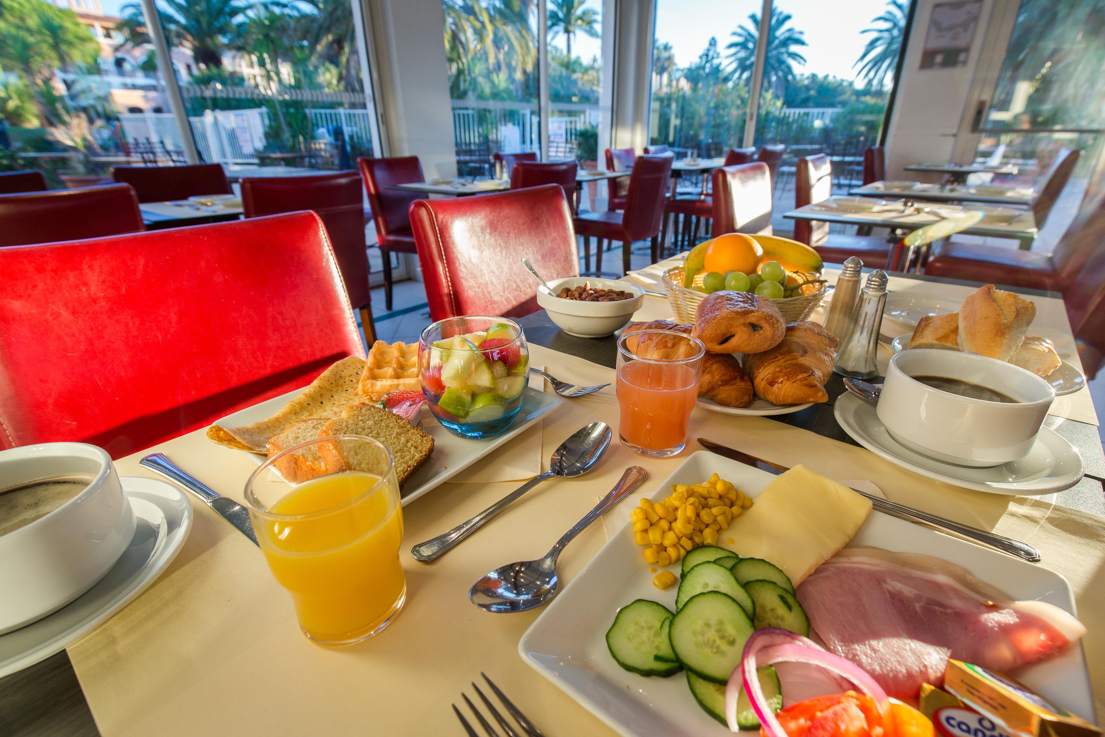 Sowell Hotels Du Golfe De Saint-Tropez Grimaud Esterno foto